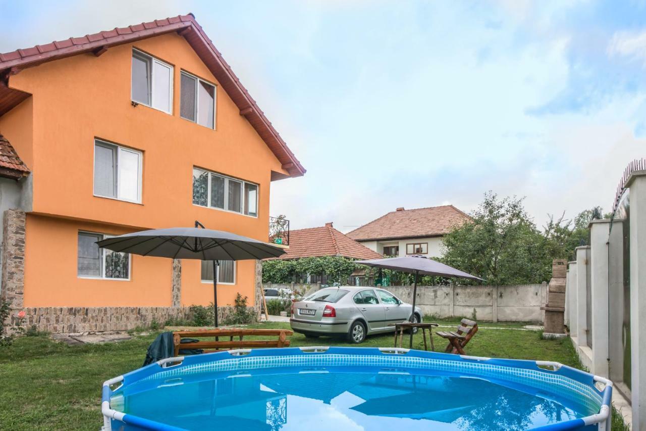 Casa De Vacanta Jeny Novaci-Străini Exterior photo